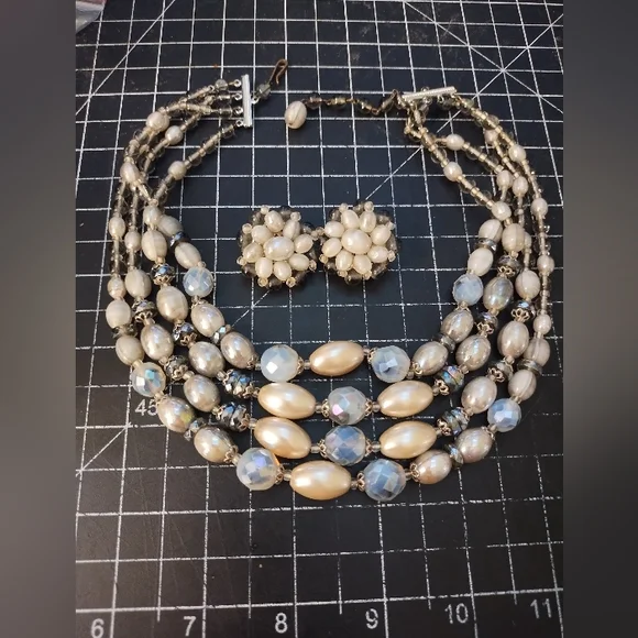 Vintage 4 Strand Art Glass Necklace With Matching Clip-On Earrings, 16 I… - Picture 9 of 9